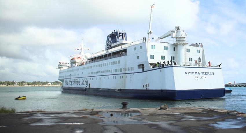 Départ temporaire du navire-hôpital AFRICA MERCY