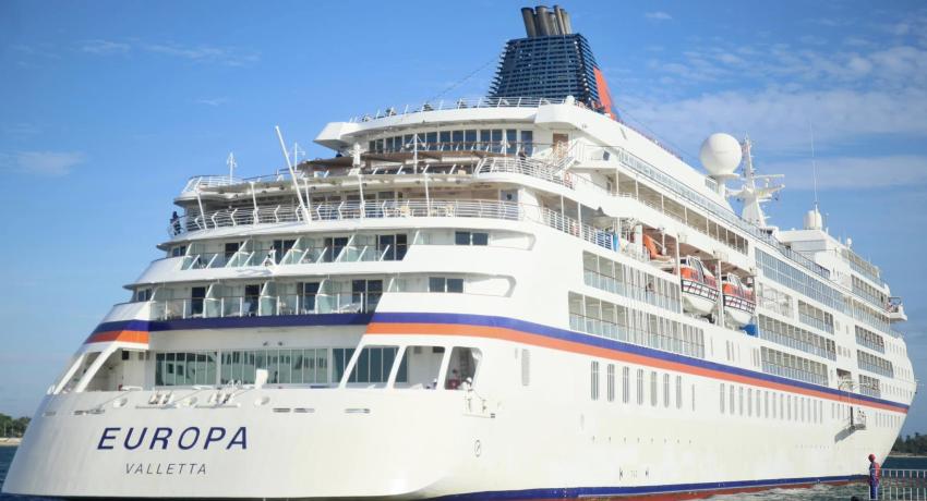 MS EUROPA au port de Toamasina