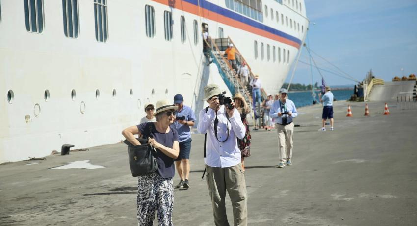 MS EUROPA au port de Toamasina