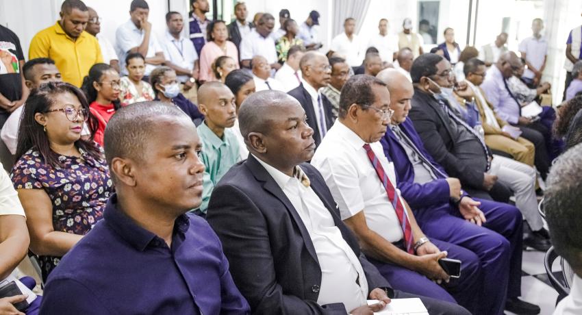 Passation de service entre le DG p.i. et le nouveau DG de la SPAT